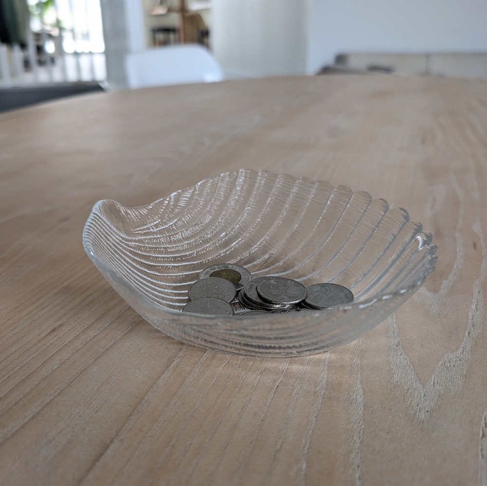 Glass Shell Dish - Picture 2 of 6